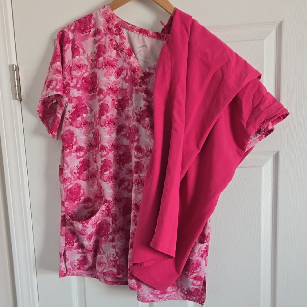 Dickies Pink Floral Women's Scrub Set